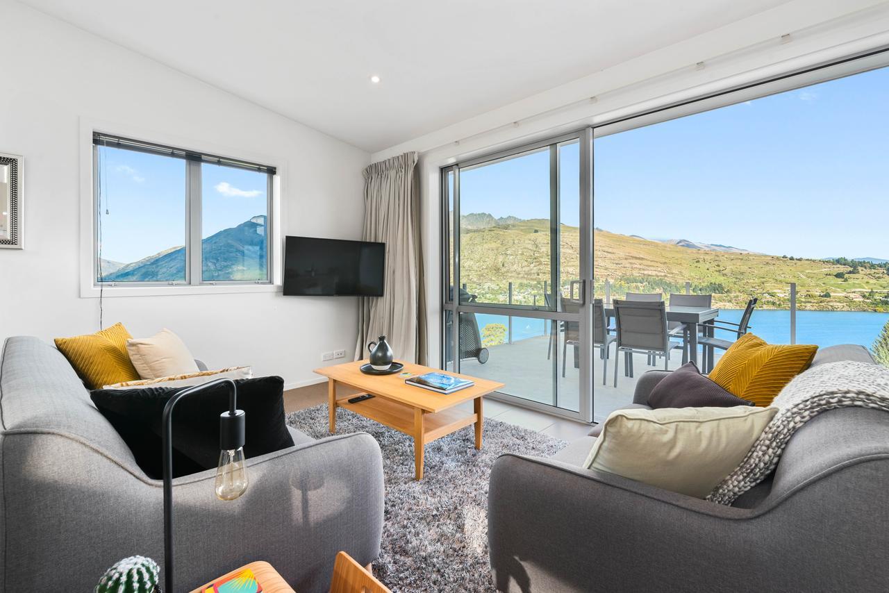Contemporary Hilltop Abode Queenstown Exterior photo