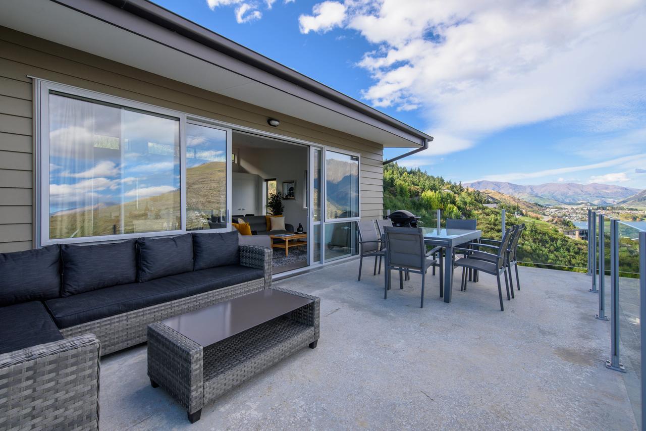 Contemporary Hilltop Abode Queenstown Exterior photo